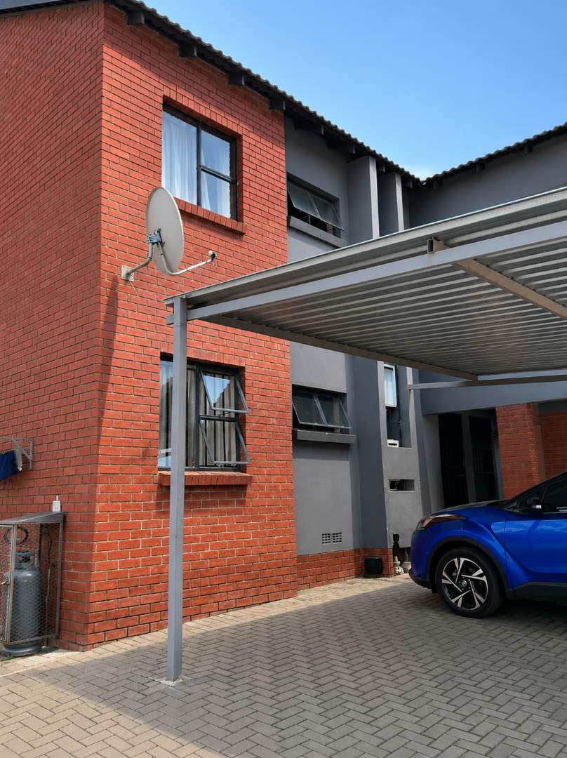 2 Bedroom Property for Sale in Ruimsig Gauteng