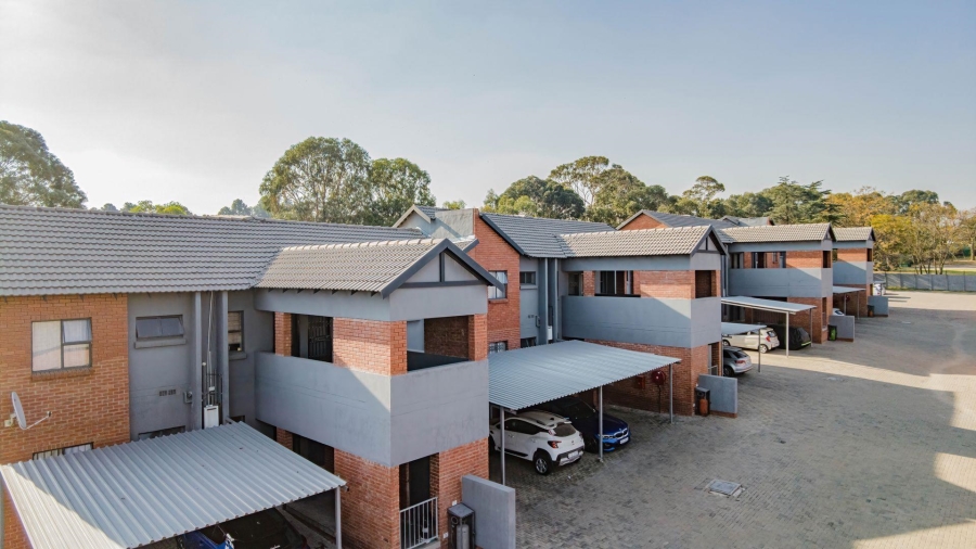 2 Bedroom Property for Sale in Ruimsig Gauteng