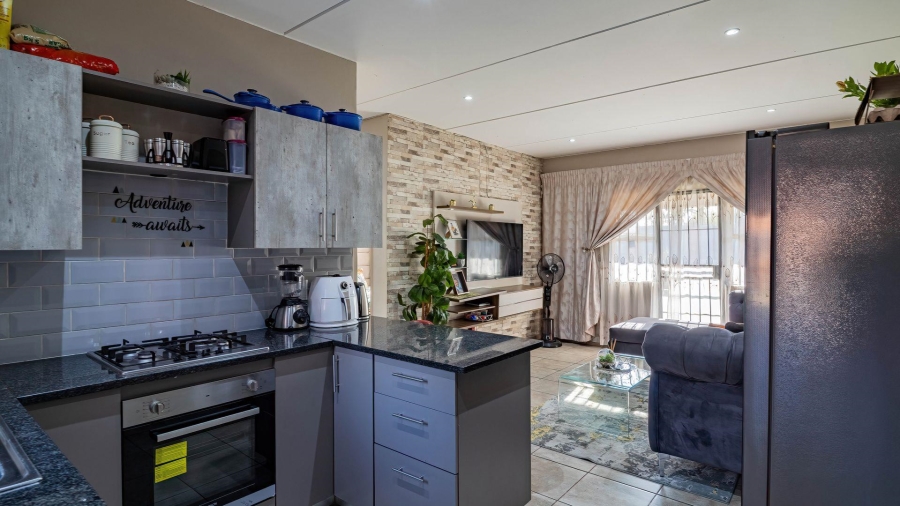 2 Bedroom Property for Sale in Ruimsig Gauteng