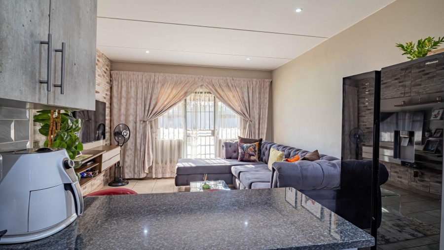 2 Bedroom Property for Sale in Ruimsig Gauteng