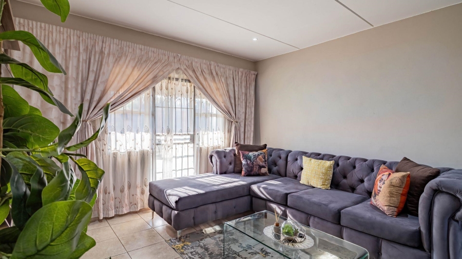 2 Bedroom Property for Sale in Ruimsig Gauteng
