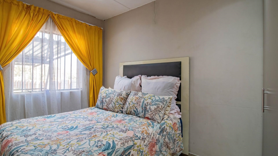 2 Bedroom Property for Sale in Ruimsig Gauteng