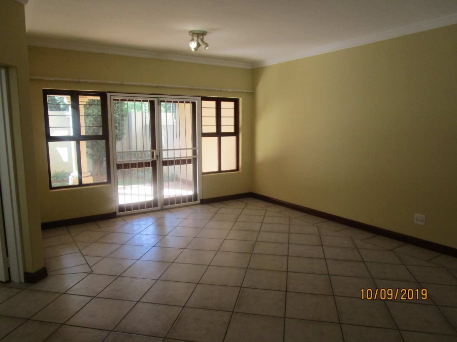 To Let 2 Bedroom Property for Rent in Bryanston Gauteng