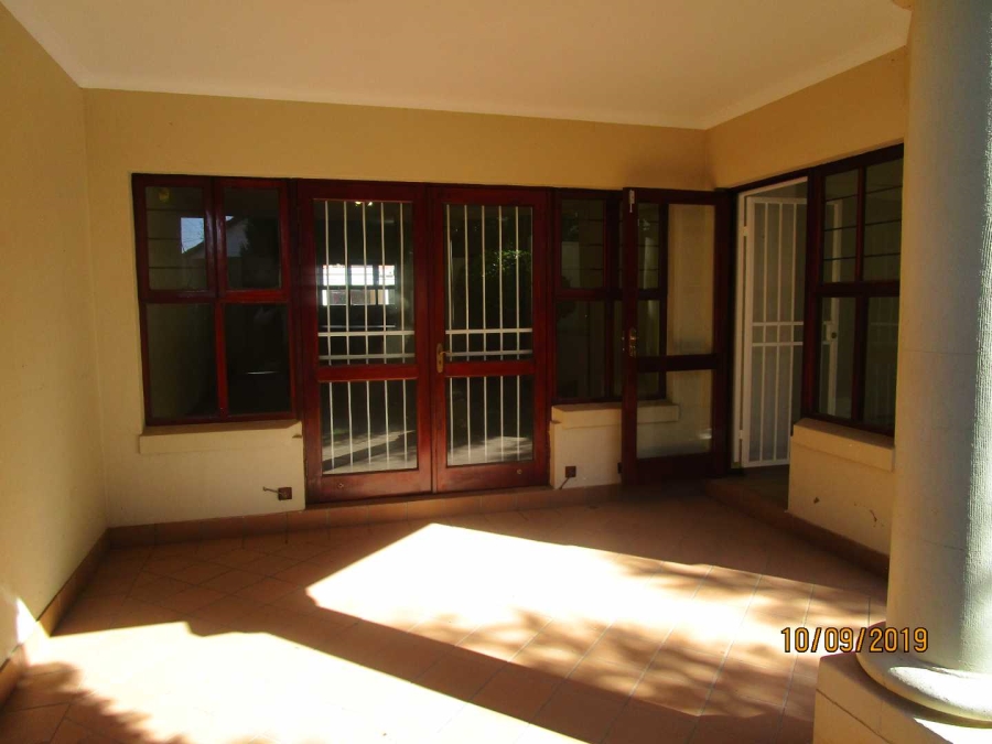 To Let 2 Bedroom Property for Rent in Bryanston Gauteng