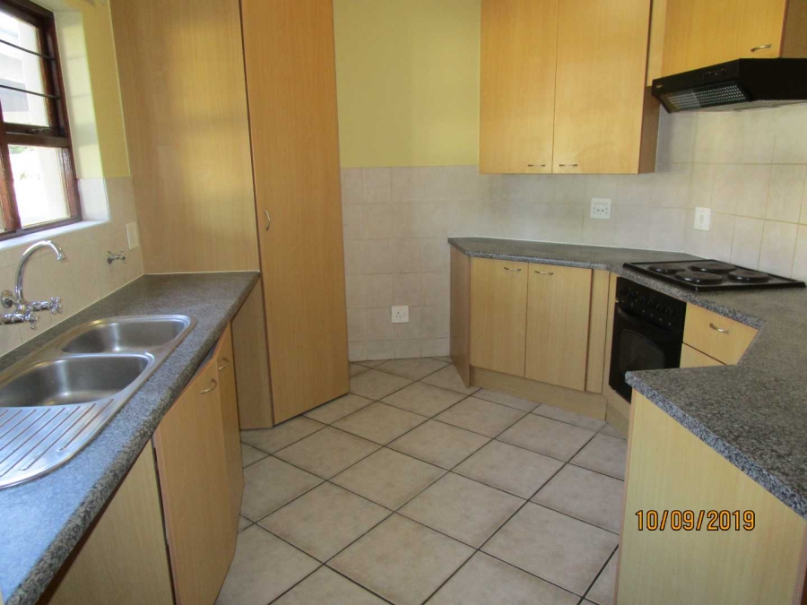 To Let 2 Bedroom Property for Rent in Bryanston Gauteng
