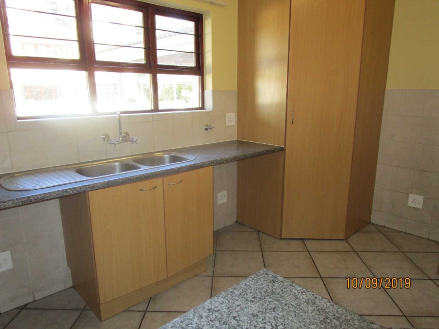 To Let 2 Bedroom Property for Rent in Bryanston Gauteng