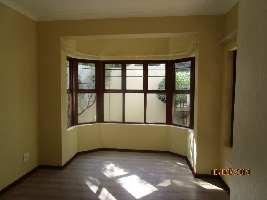 To Let 2 Bedroom Property for Rent in Bryanston Gauteng