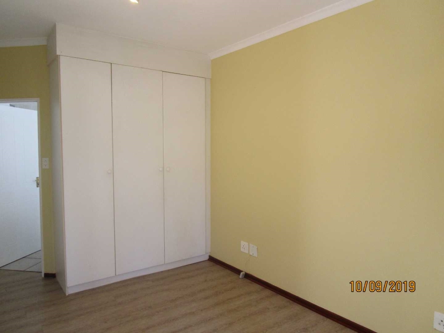 To Let 2 Bedroom Property for Rent in Bryanston Gauteng