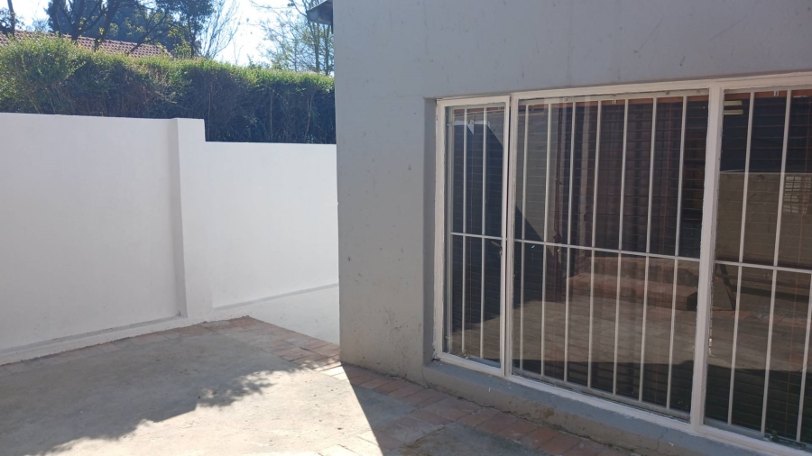 To Let 1 Bedroom Property for Rent in Blairgowrie Gauteng