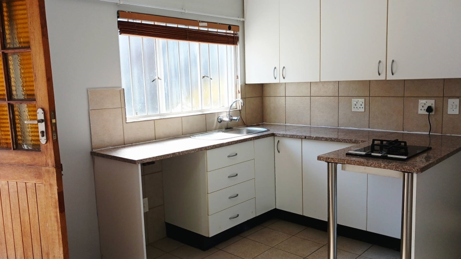To Let 1 Bedroom Property for Rent in Blairgowrie Gauteng