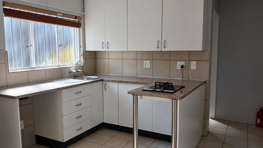 To Let 1 Bedroom Property for Rent in Blairgowrie Gauteng