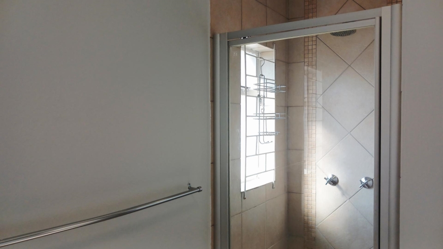 To Let 1 Bedroom Property for Rent in Blairgowrie Gauteng