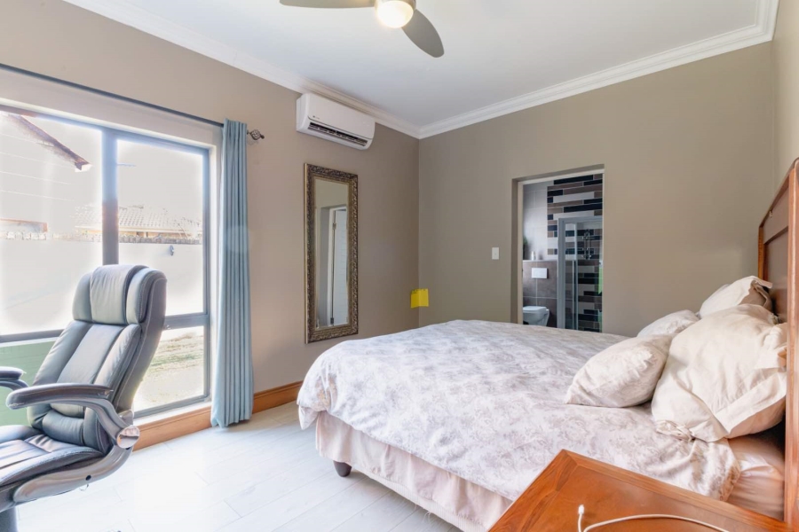 To Let 4 Bedroom Property for Rent in Six Fountains Residential Estate Gauteng