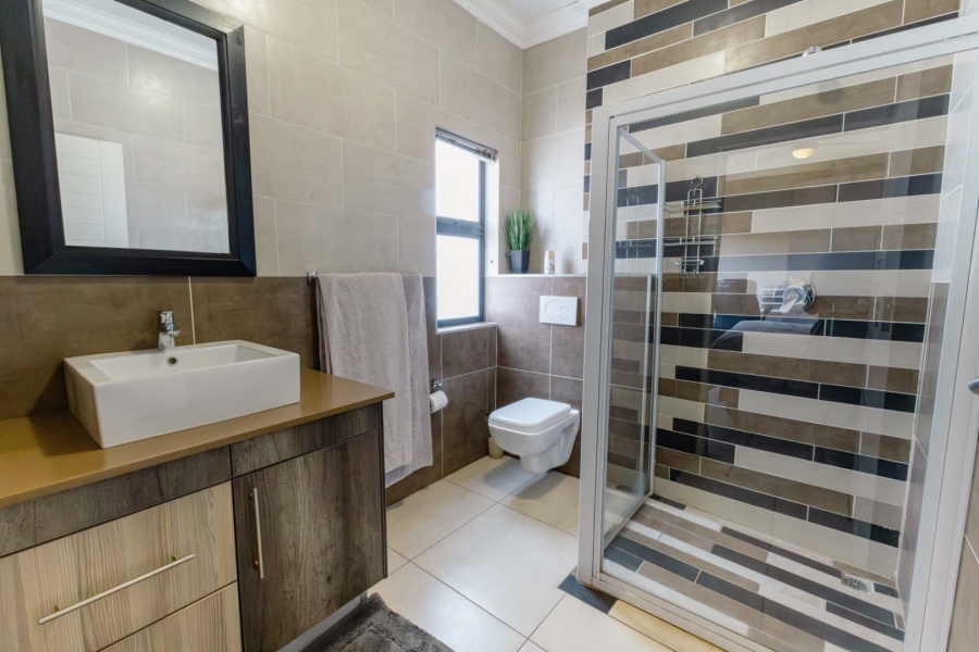 To Let 4 Bedroom Property for Rent in Six Fountains Residential Estate Gauteng
