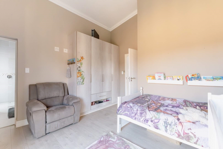 To Let 4 Bedroom Property for Rent in Six Fountains Residential Estate Gauteng