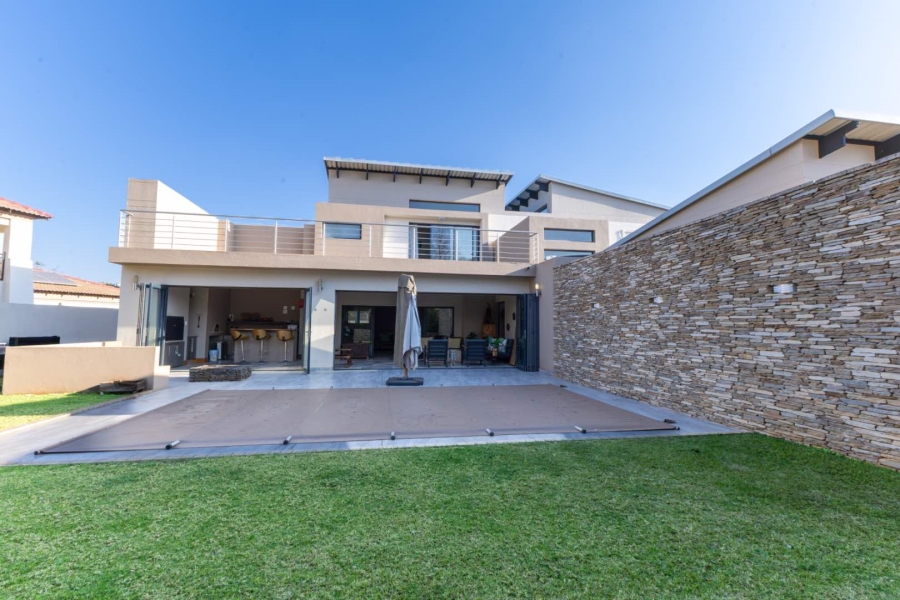 To Let 4 Bedroom Property for Rent in Six Fountains Residential Estate Gauteng