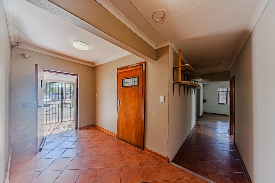 8 Bedroom Property for Sale in Riviera Gauteng