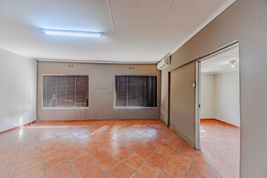 8 Bedroom Property for Sale in Riviera Gauteng