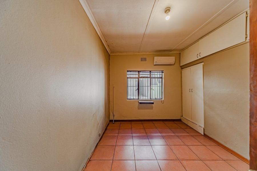 8 Bedroom Property for Sale in Riviera Gauteng