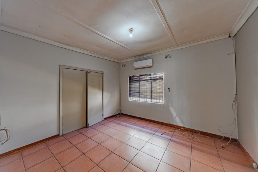8 Bedroom Property for Sale in Riviera Gauteng
