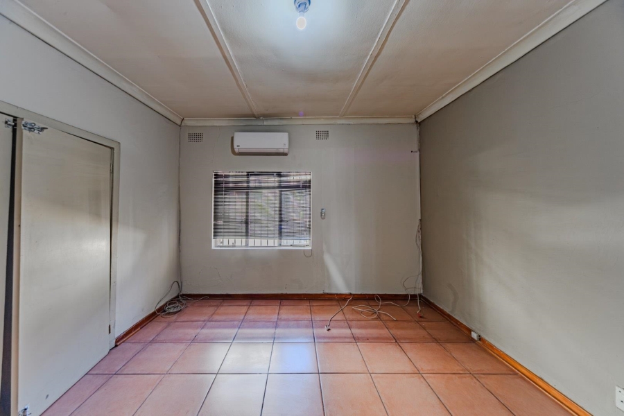 8 Bedroom Property for Sale in Riviera Gauteng