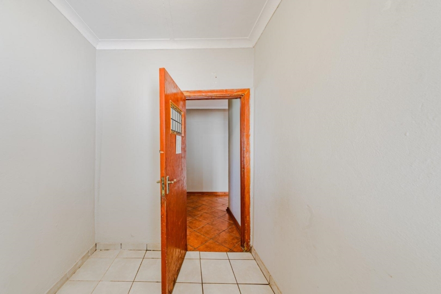 8 Bedroom Property for Sale in Riviera Gauteng