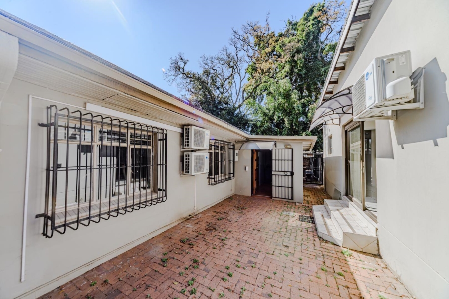 8 Bedroom Property for Sale in Riviera Gauteng