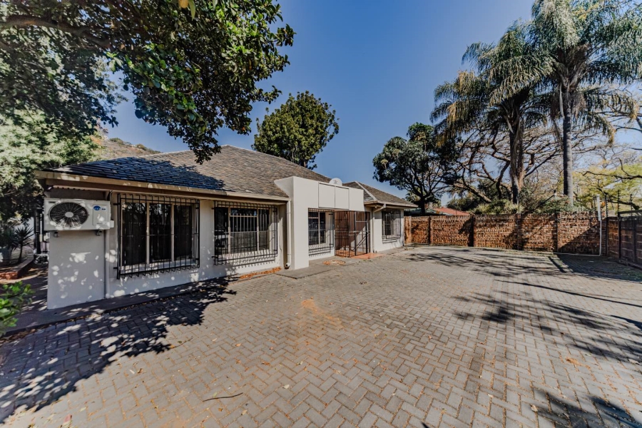 8 Bedroom Property for Sale in Riviera Gauteng