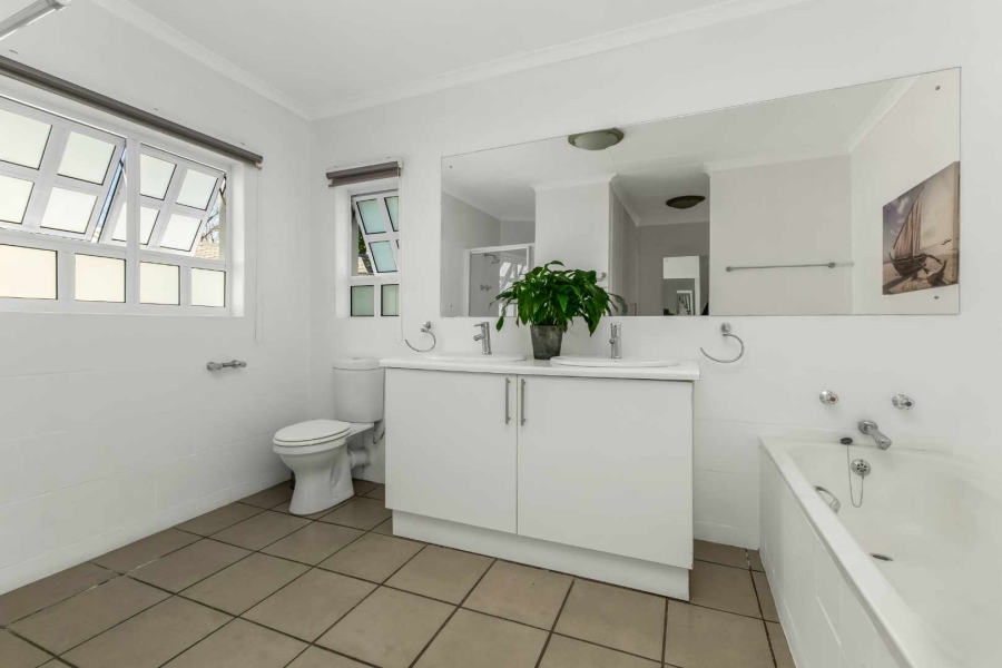 3 Bedroom Property for Sale in Lonehill Gauteng