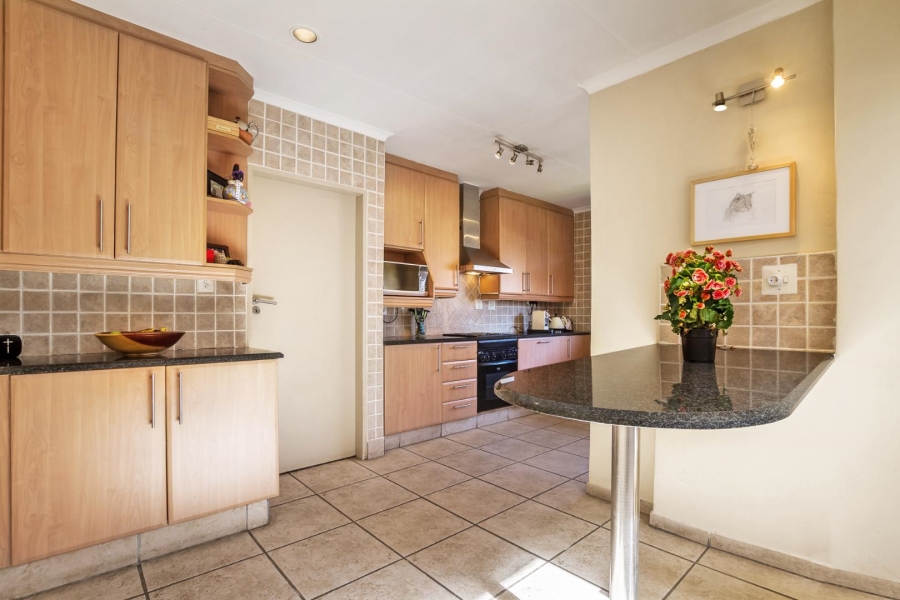 To Let 4 Bedroom Property for Rent in Fourways Gardens Gauteng