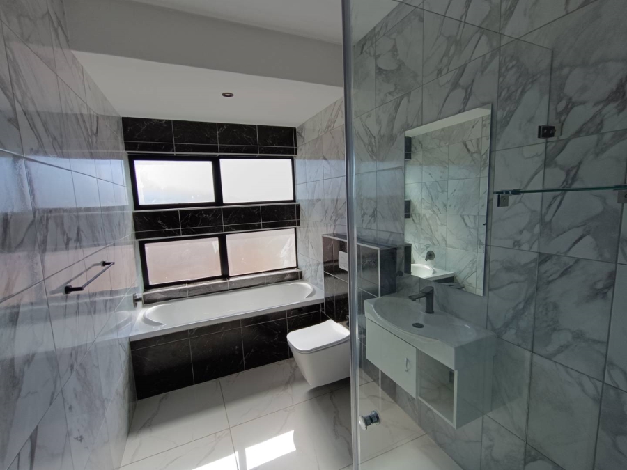 5 Bedroom Property for Sale in Fountainbrook Estate Gauteng