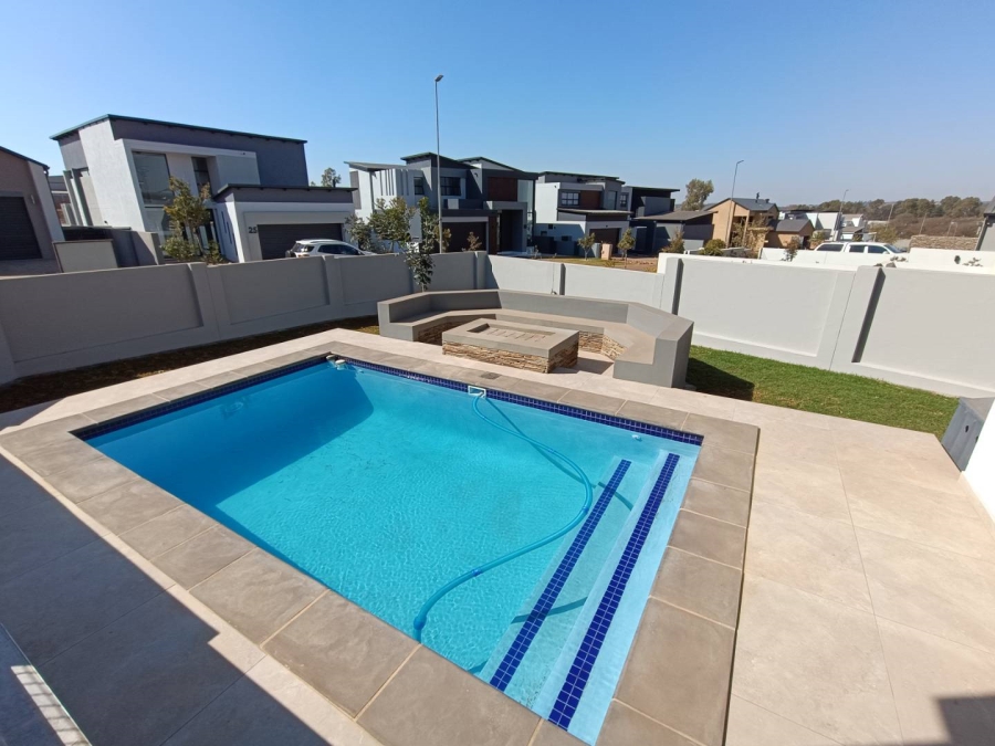 5 Bedroom Property for Sale in Fountainbrook Estate Gauteng