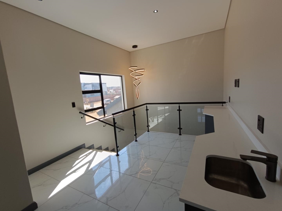 5 Bedroom Property for Sale in Fountainbrook Estate Gauteng