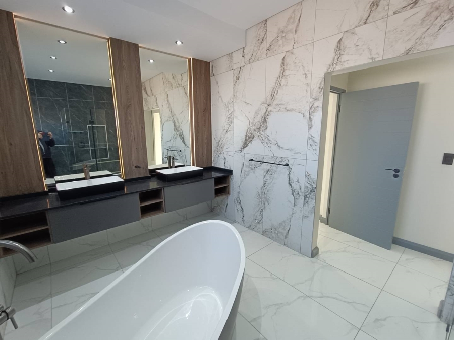 5 Bedroom Property for Sale in Fountainbrook Estate Gauteng