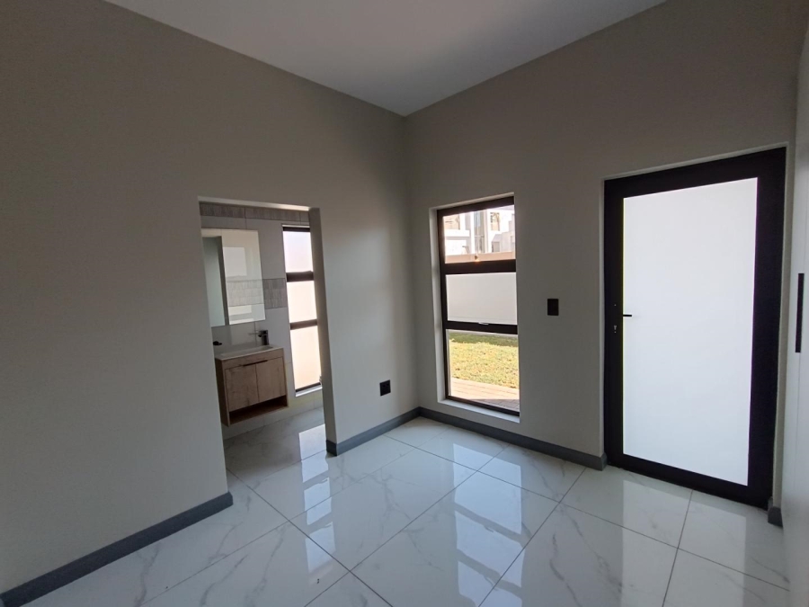 5 Bedroom Property for Sale in Fountainbrook Estate Gauteng