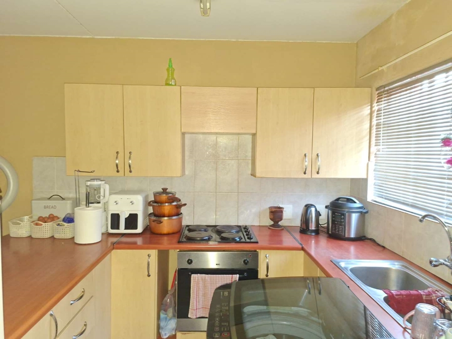 To Let 2 Bedroom Property for Rent in Annlin Gauteng