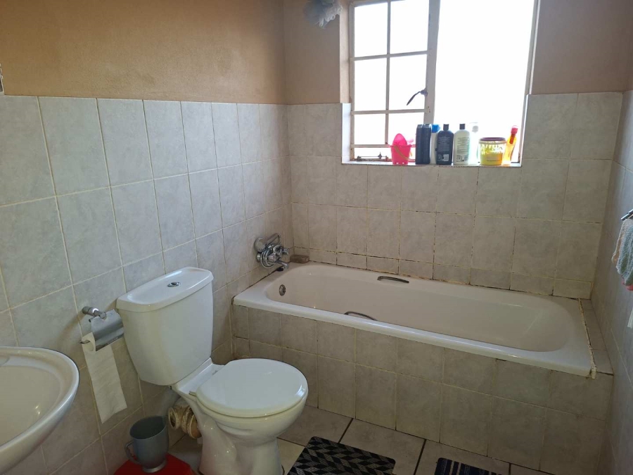 To Let 2 Bedroom Property for Rent in Annlin Gauteng