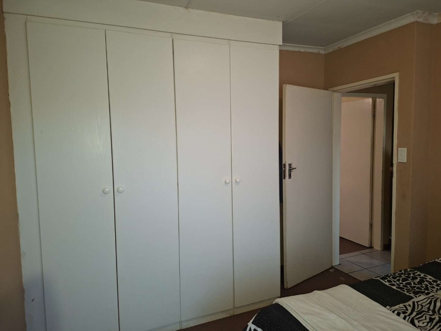 To Let 2 Bedroom Property for Rent in Annlin Gauteng