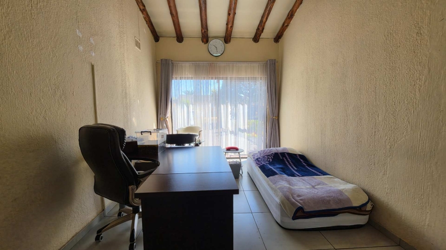 4 Bedroom Property for Sale in Brackendowns Gauteng