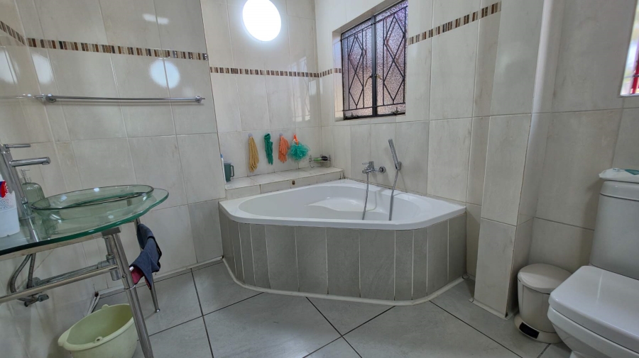 4 Bedroom Property for Sale in Brackendowns Gauteng