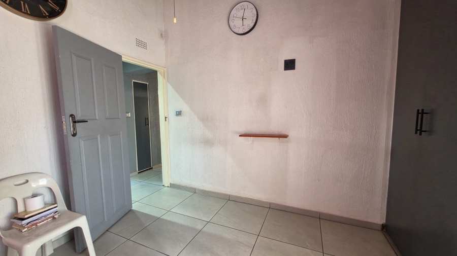 4 Bedroom Property for Sale in Brackendowns Gauteng