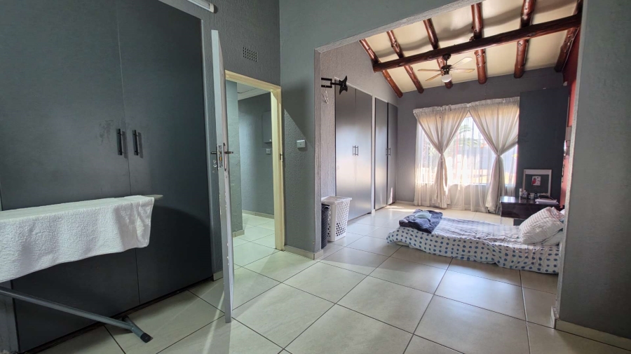 4 Bedroom Property for Sale in Brackendowns Gauteng