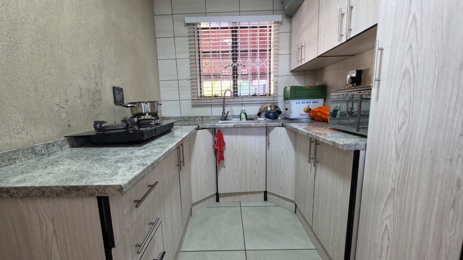 4 Bedroom Property for Sale in Brackendowns Gauteng