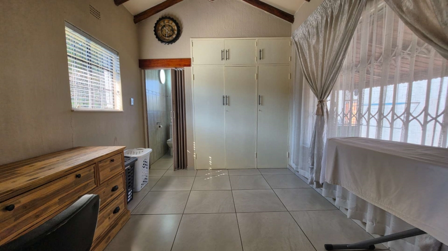 4 Bedroom Property for Sale in Brackendowns Gauteng