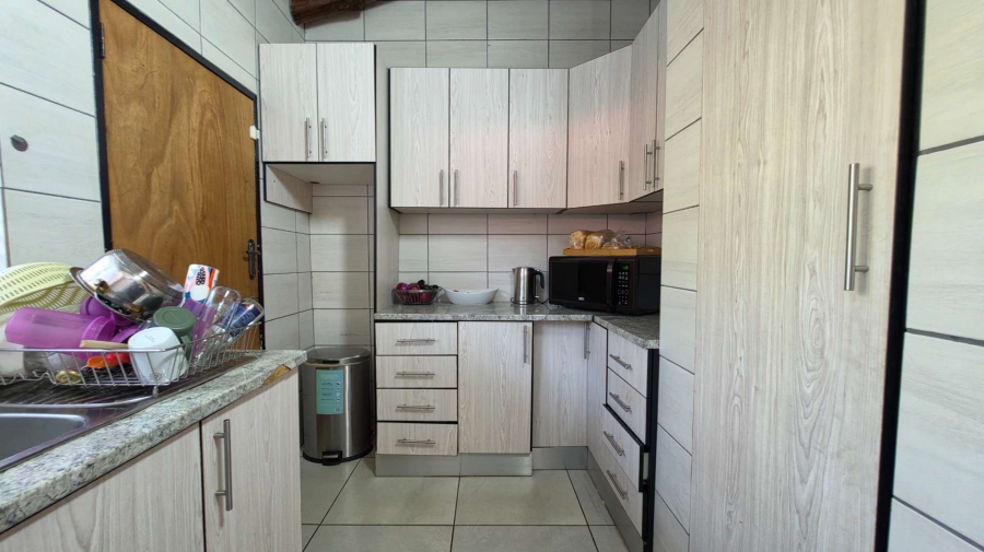 4 Bedroom Property for Sale in Brackendowns Gauteng