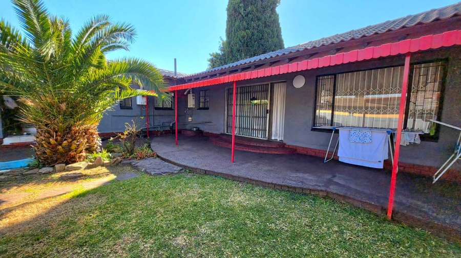 4 Bedroom Property for Sale in Brackendowns Gauteng