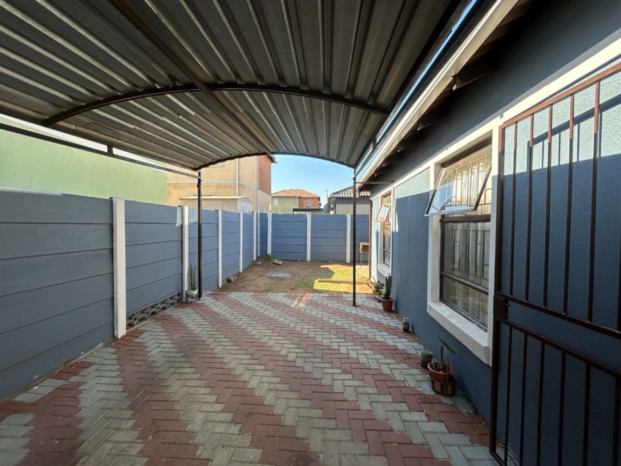 3 Bedroom Property for Sale in Albertsdal Gauteng