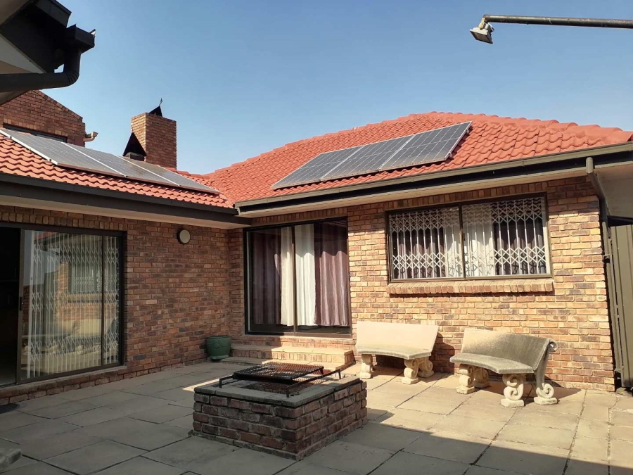 3 Bedroom Property for Sale in Bronkhorstbaai Dorp Gauteng