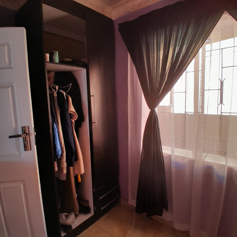 5 Bedroom Property for Sale in Soshanguve BB Gauteng