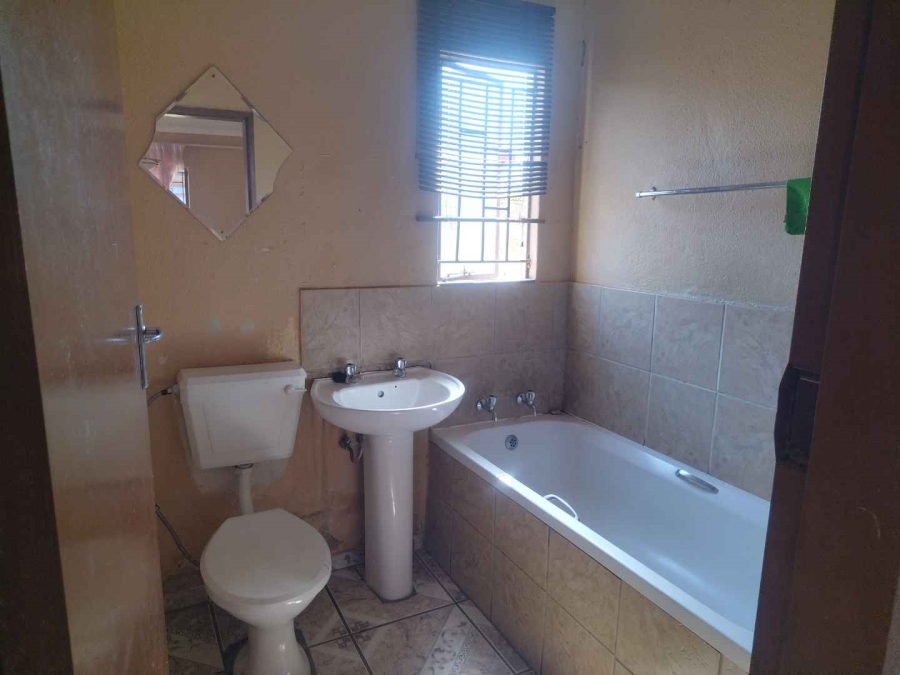 2 Bedroom Property for Sale in Soshanguve UU Gauteng